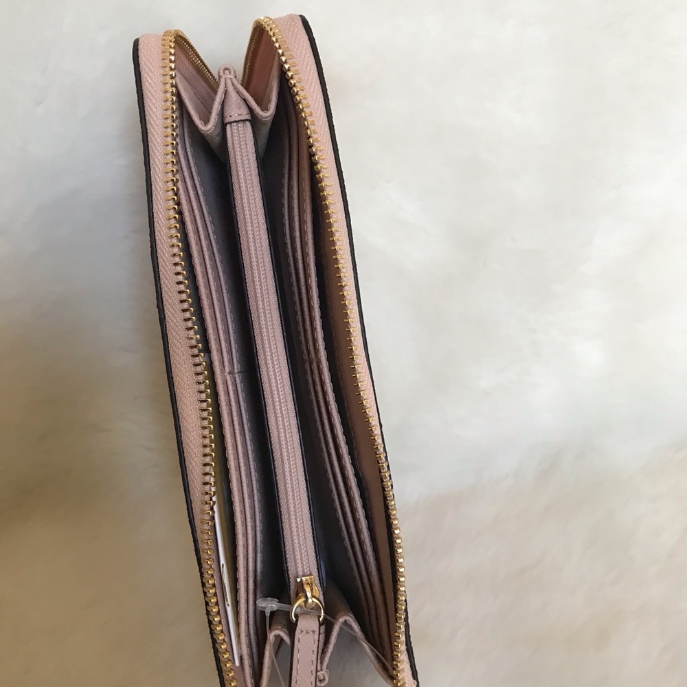 Michael Kors Jet Set Travel LG Three QTR Zip - Picture 6 of 6